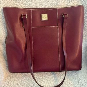 Dooney & Bourke Burgundy Tote/Purse.
